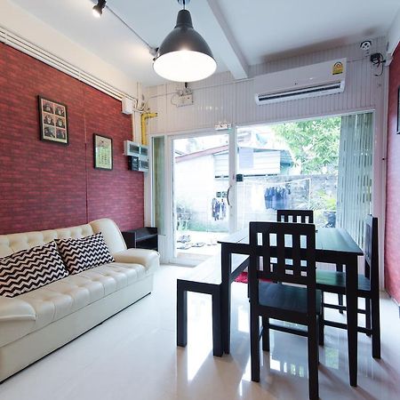 Mana Hostel Bangkok Buitenkant foto