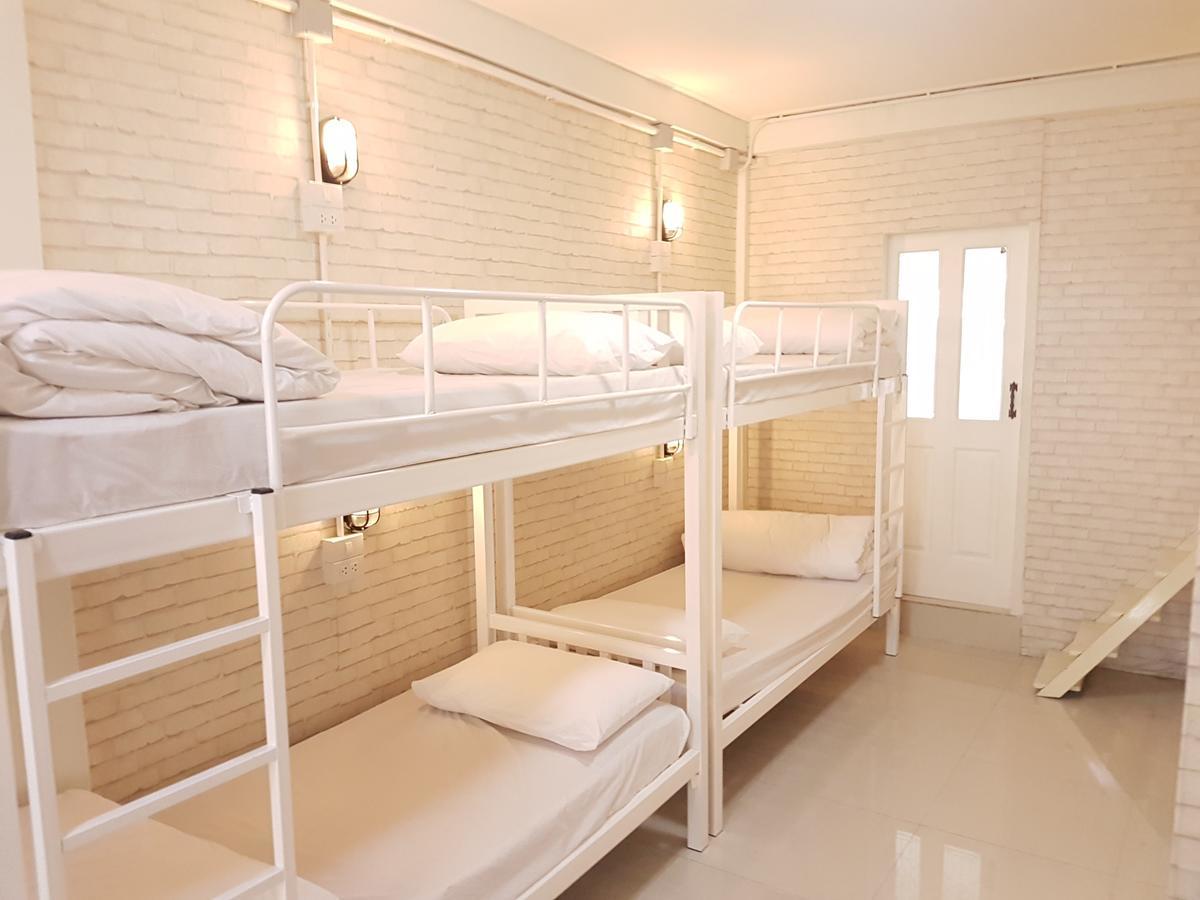 Mana Hostel Bangkok Buitenkant foto