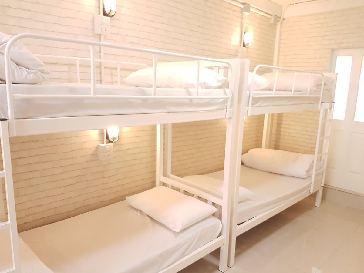 Mana Hostel Bangkok Buitenkant foto
