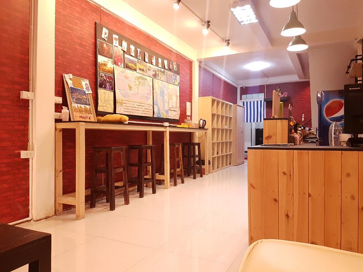 Mana Hostel Bangkok Buitenkant foto