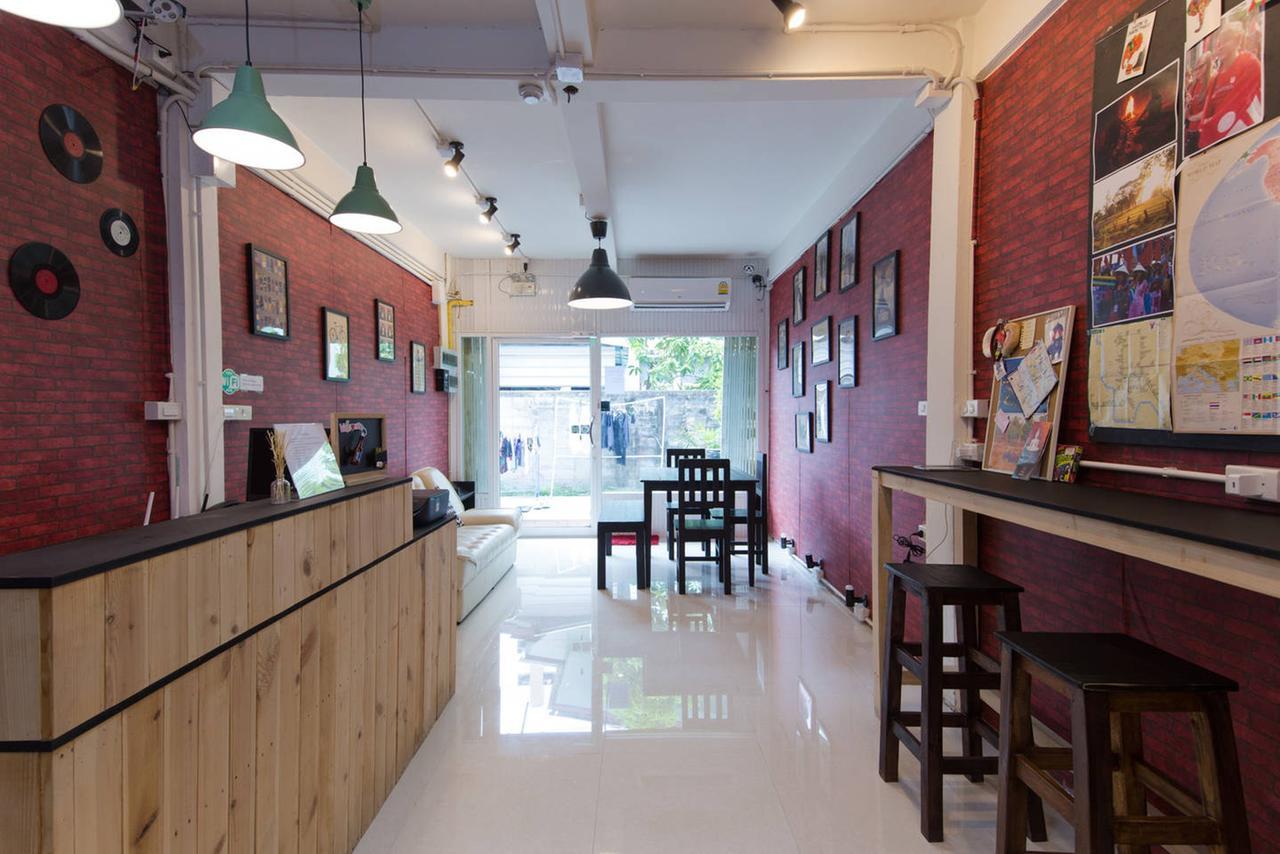 Mana Hostel Bangkok Buitenkant foto